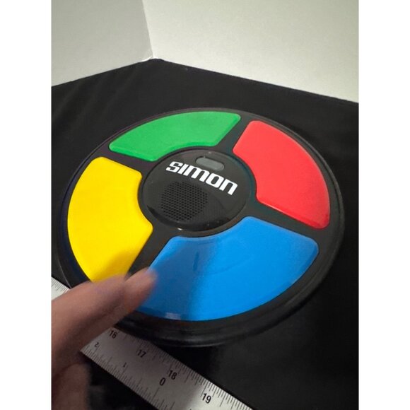 2015 Hasbro Simon Classic Electronic Memory Game Tested Working - Picture 2 of 7